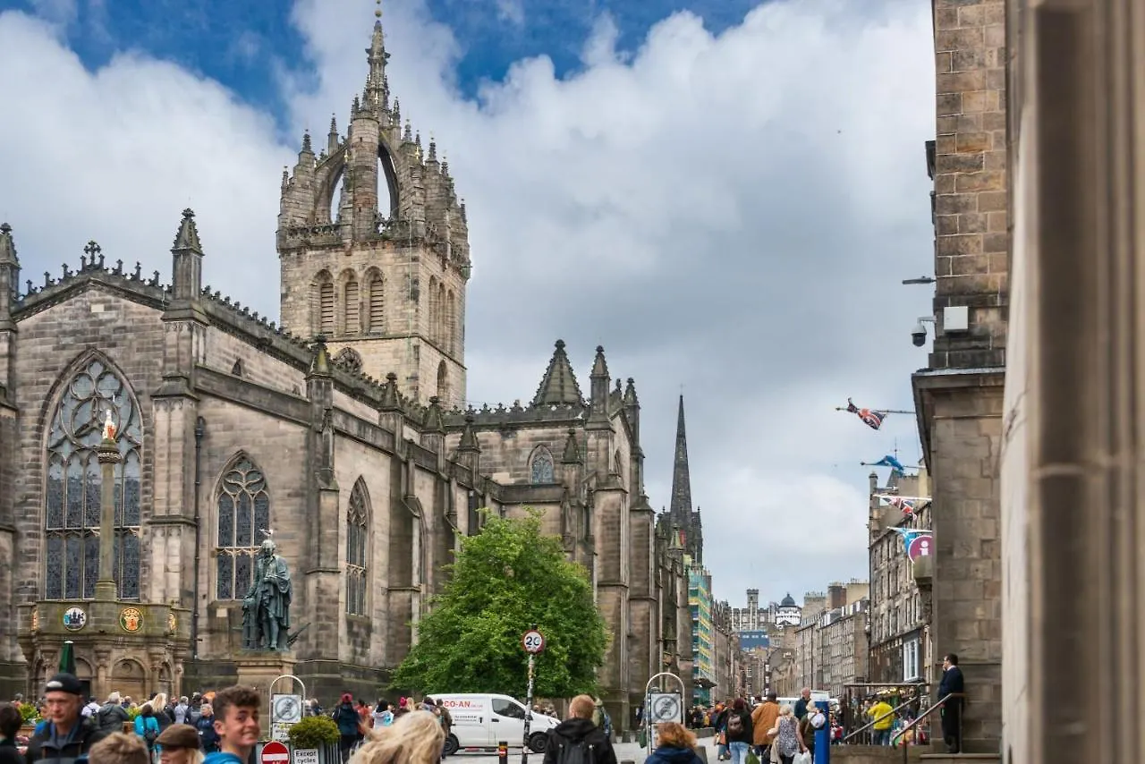 Luxury 3 Bedroom Apt On Edinburgh'S Royal Mile アパート エディンバラ